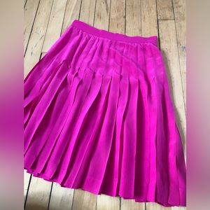 August Silk bright pink pleated skirt